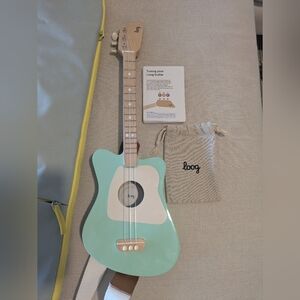 Kid's Loog Acoustic Mini Green Guitar + Gig Bag + Strap + Flash Cards